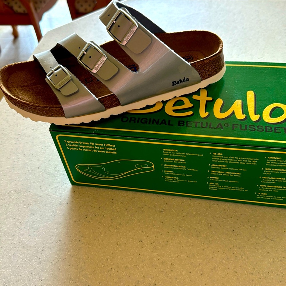 Original Betula Birkenstock silver size 39 is about size 8 to 8 1/2 (250)